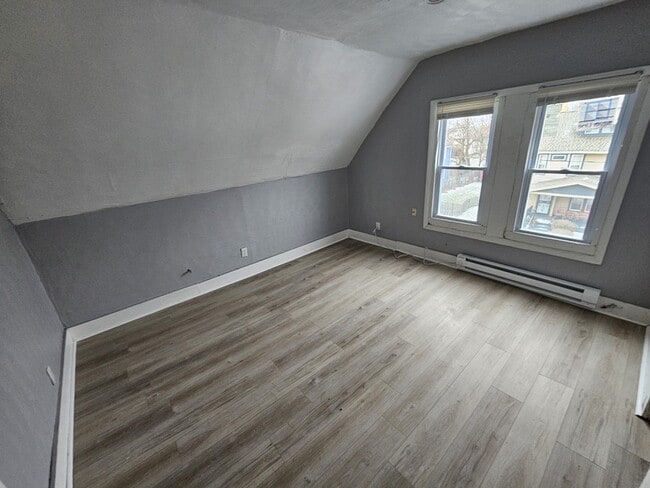 Foto del edificio - 10602 Earle Ave