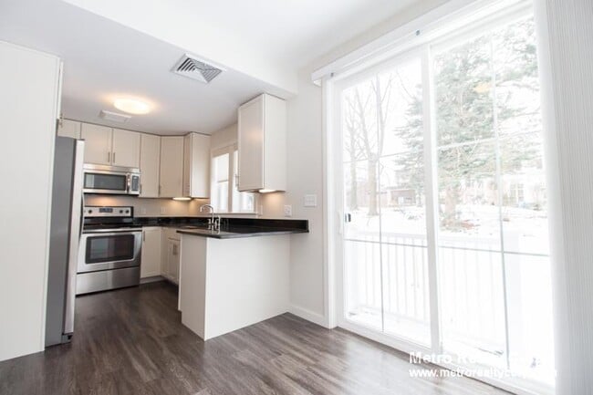 Photo - 31 Cottage Park Ave. Unit 31 Townhome