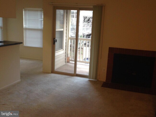 Building Photo - 1705 Ascot Way