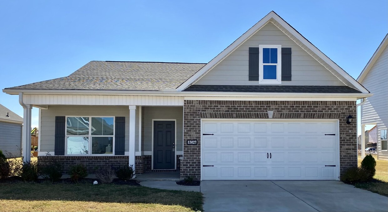 Primary Photo - Beautiful home in Lantern Pointe!