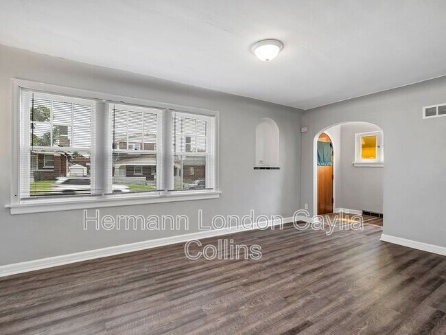 Foto del edificio - 5951 Park Ln