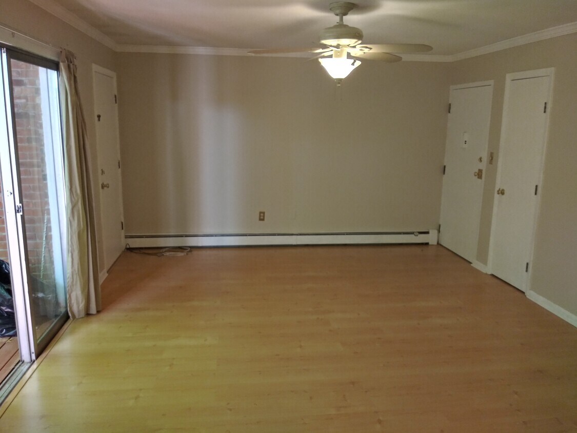 1113 Waterbury Rd, Cheshire, CT 06410 Condo for Rent in Cheshire, CT