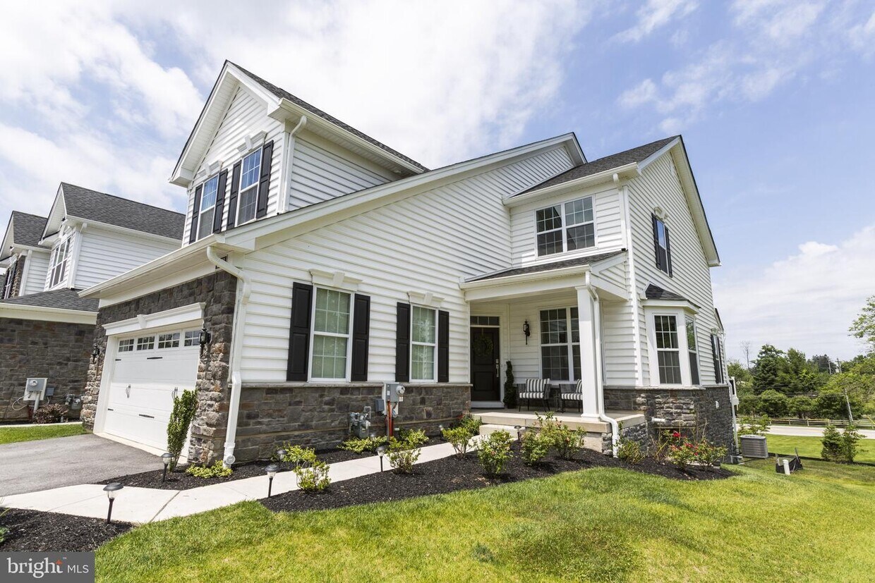 3701 Parris Blvd, Newtown Square, PA 18940 Townhome Rentals in