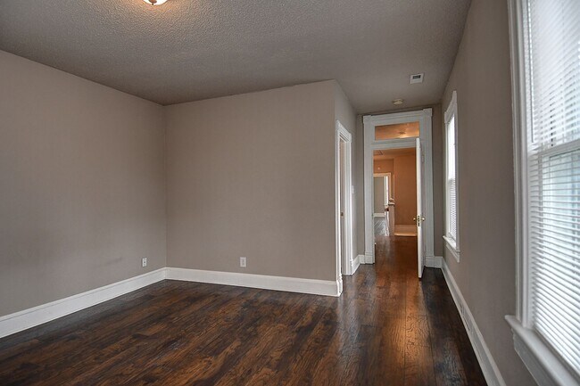 Foto del edificio - 55 Riverview Ave
