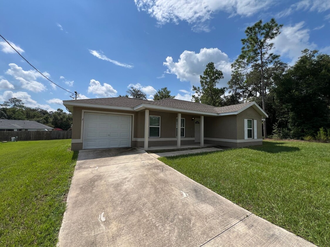 Primary Photo - Amazing, 3 Bedroom,2 Bathroom Home in Ocala!!