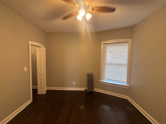 Foto del edificio - 4530-4532 S Calumet Ave