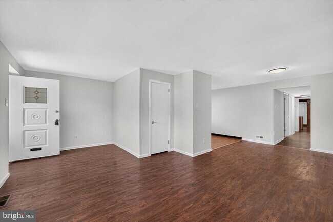 Building Photo - 2261 Strahle St