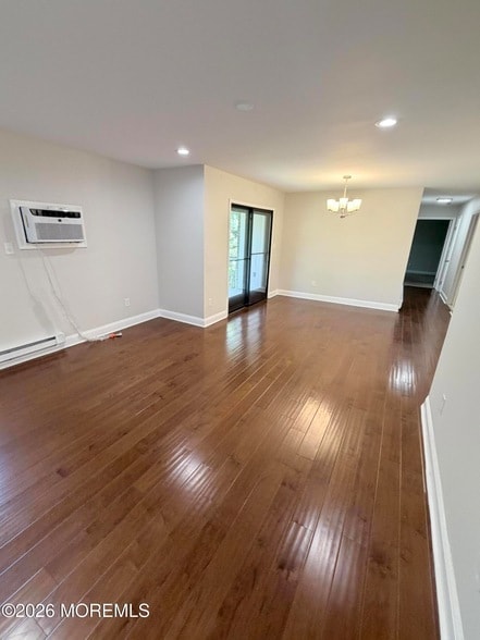Building Photo - 35 Amberly Dr