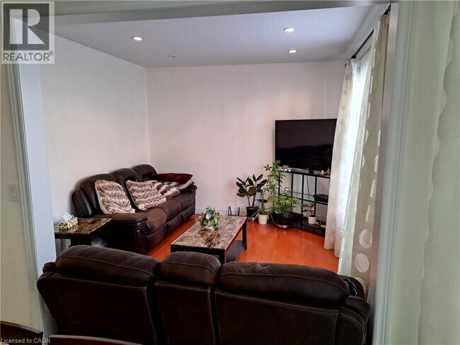 Photo du bâtiment - 39 Matteo Trail