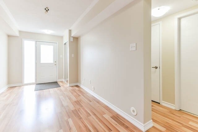 Building Photo - 2275 Bur Oak Av