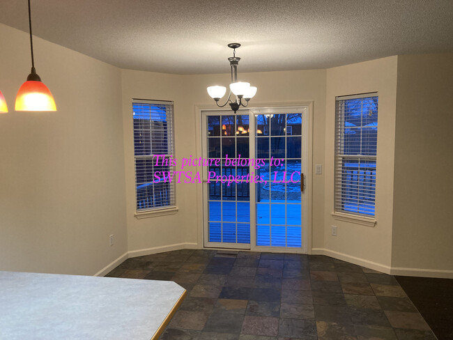 Dining Area - 417 Jeb St