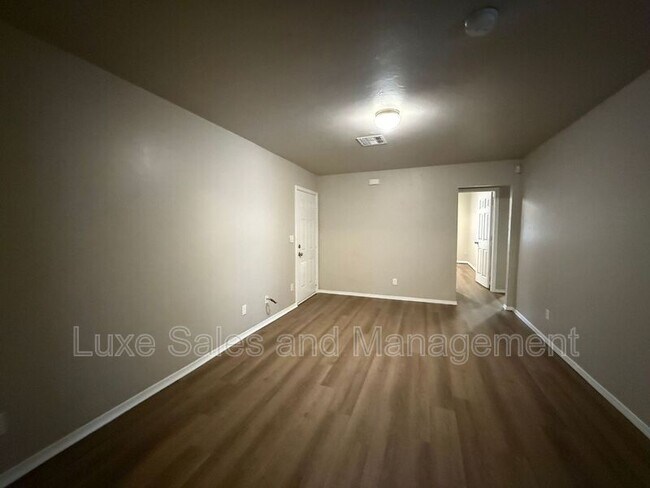 Building Photo - 1005 SW 63rd St