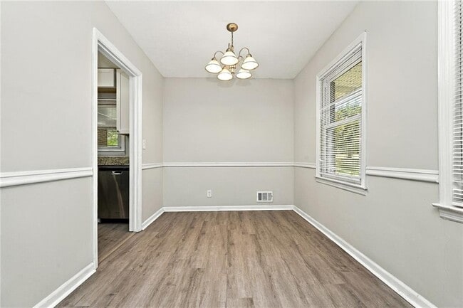 Building Photo - 2690 Lake Harbin Rd