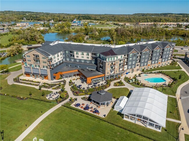 Foto del edificio - 205 Lakeshore Dr