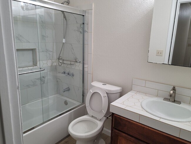 Foto del edificio - House for Rent!