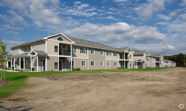 Building Photo - Hawk's Ridge Senior/Family Apartments