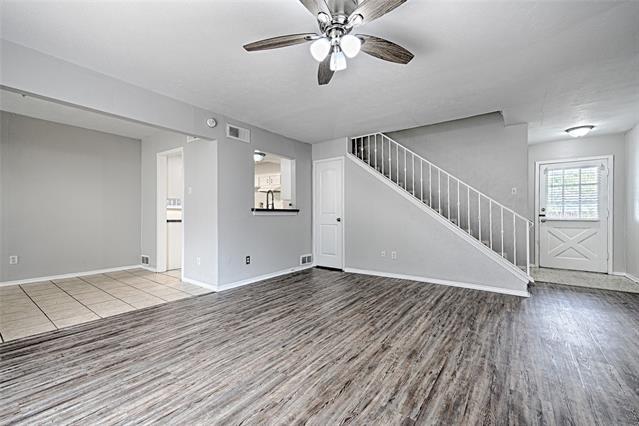 Building Photo - 135 S Cottonwood Dr