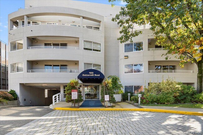 Foto del edificio - 100 Cutter Mill Rd