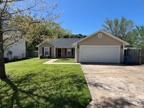 Building Photo - 2701 Gage Dr