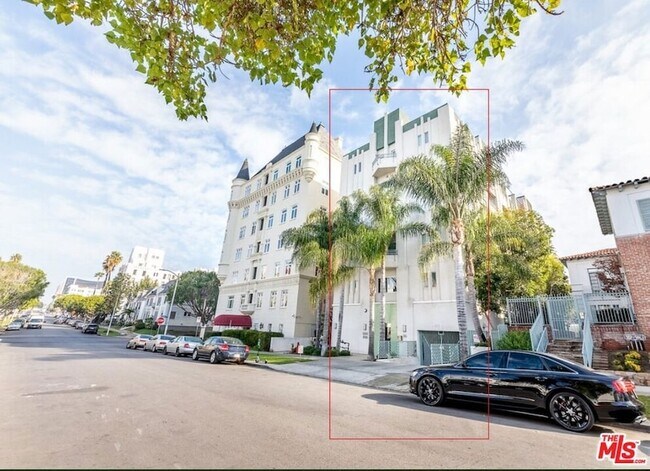 Foto del edificio - 906 Serrano Ave
