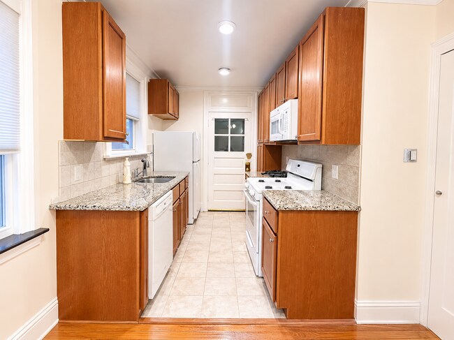Foto del edificio - 2044 W Farragut Ave
