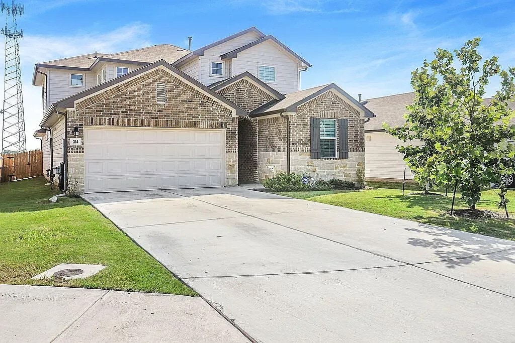 Primary Photo - 314 Apache Plum Dr