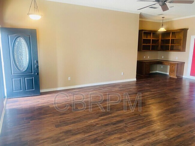 Building Photo - 3108 105th St