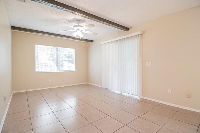 Building Photo - 2018 E Barlington Dr