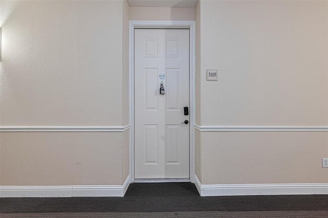 Building Photo - 7575 Kirby Dr