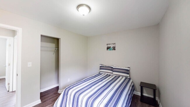 Foto del edificio - 2010 Grange Dr SE