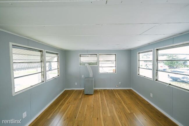 Foto del edificio - 1 br, 1 bath Mobile Home - 53 5th St