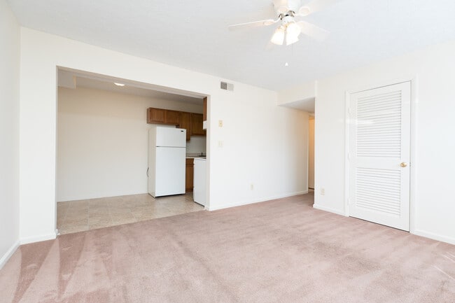 Building Photo - 633 Princeton Pkwy