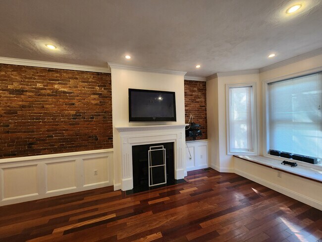 Foto del edificio - 566 E 5th St