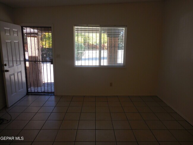 Foto del edificio - 1638 Rick Rhodes Dr