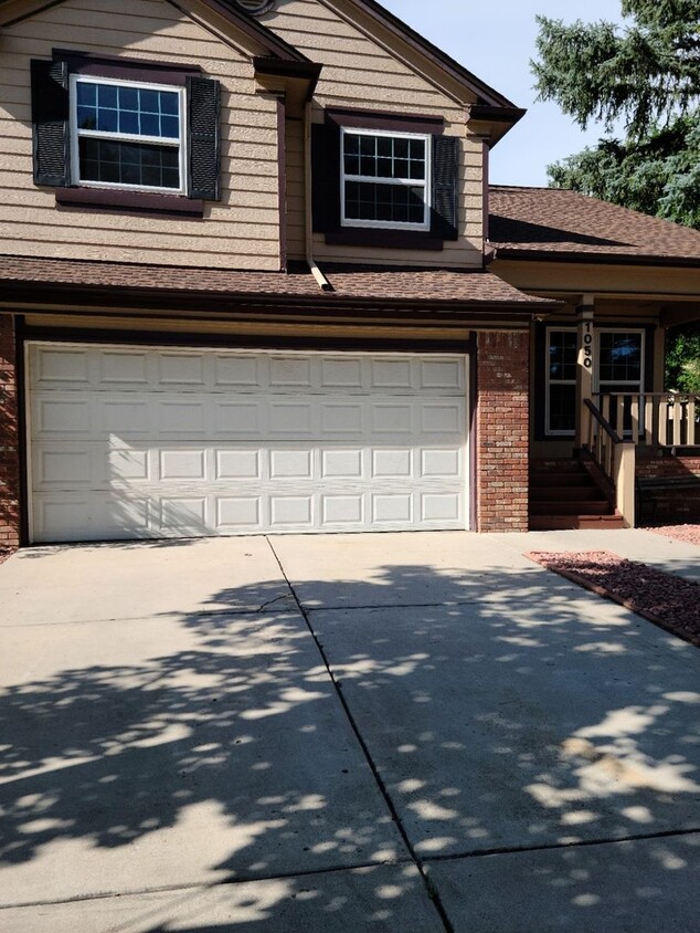 Foto principal - Spacious 4BR House in Colorado Springs
