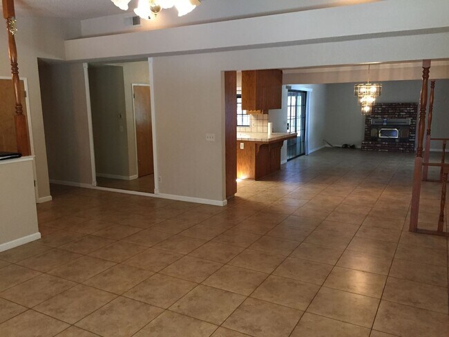 Foto del edificio - 4 br, 2 bath House - 1680 S Waverly