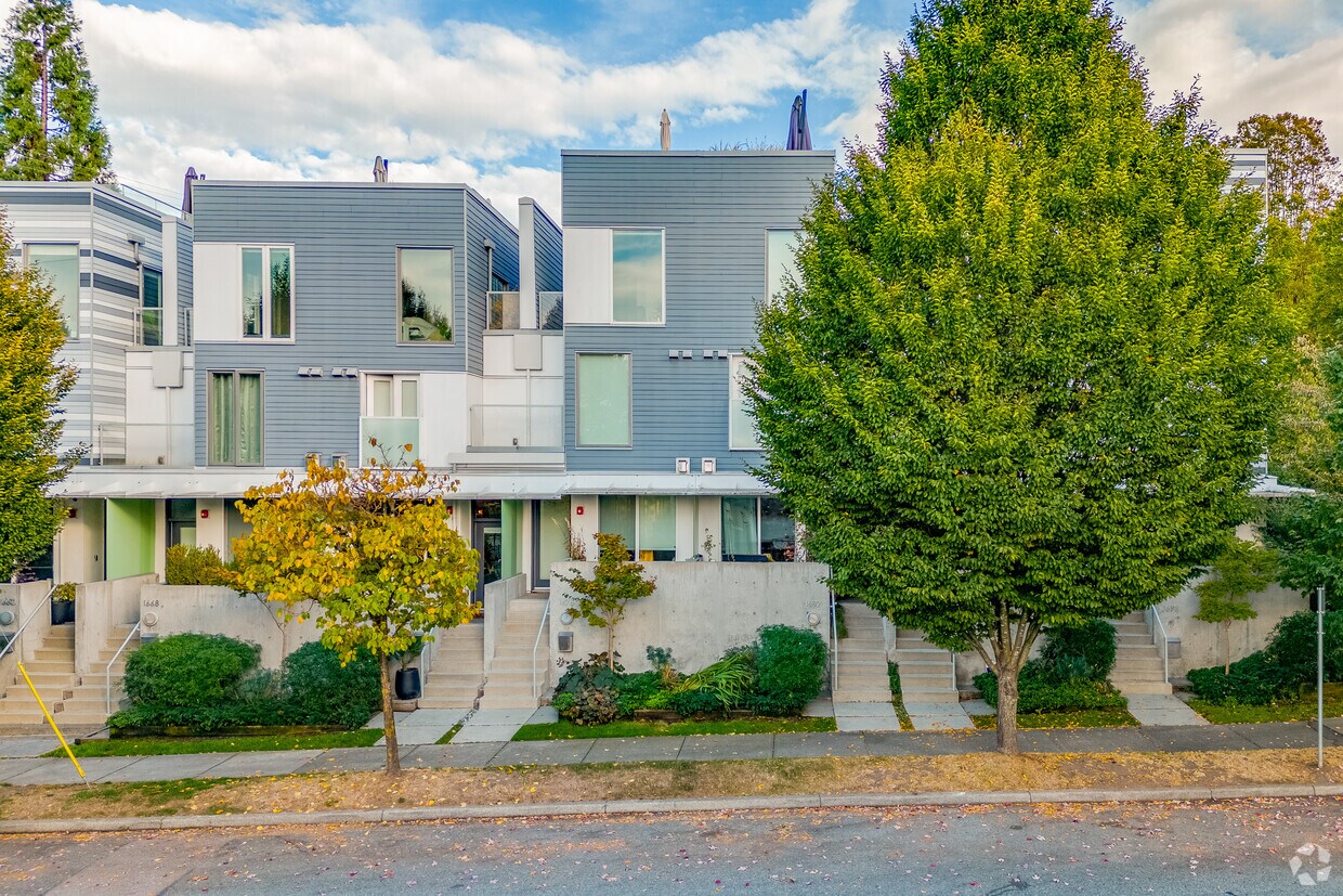 Grandview Cascades Apartments 14131425 1st Ave E Vancouver, BC