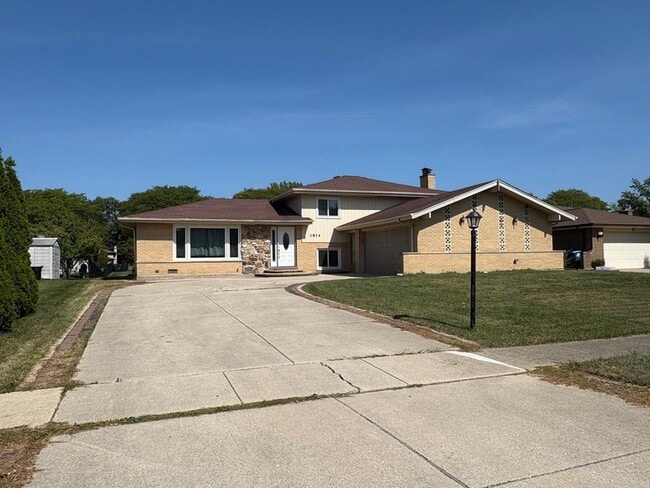 Building Photo - 1814 Holly Ave