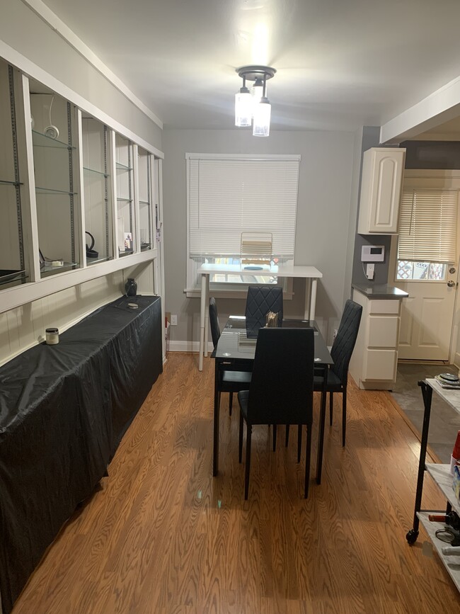 Photo - 1009 W 43rd St House