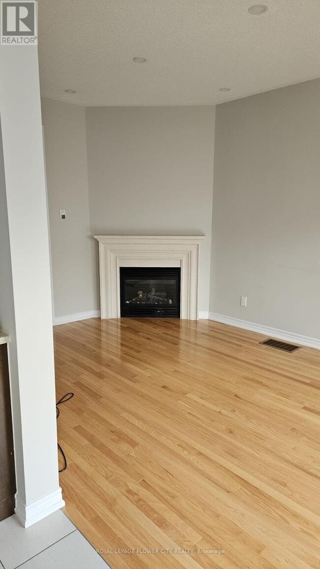 Building Photo - 84 Kalmia Rd