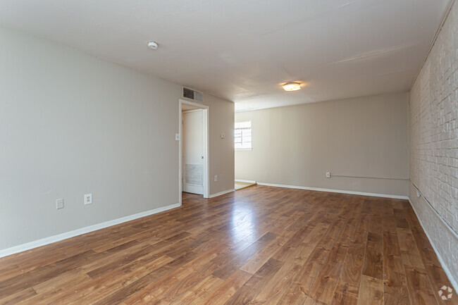 1BR, 1BA - 700SF - Gentilly Ridge Apartments