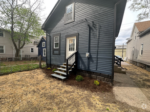 Building Photo - 3205 Trowbridge Ave