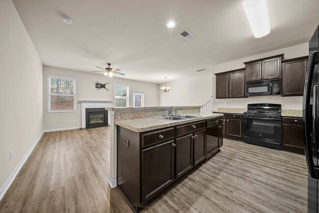 Foto del edificio - 232 Bobbie Way