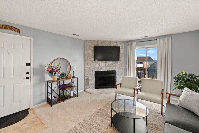 Building Photo - Beautiful Southwest Colorado Springs Condo Near Fort Carson