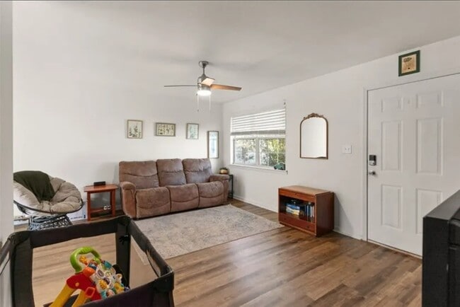 Building Photo - 540 Chateau Cir