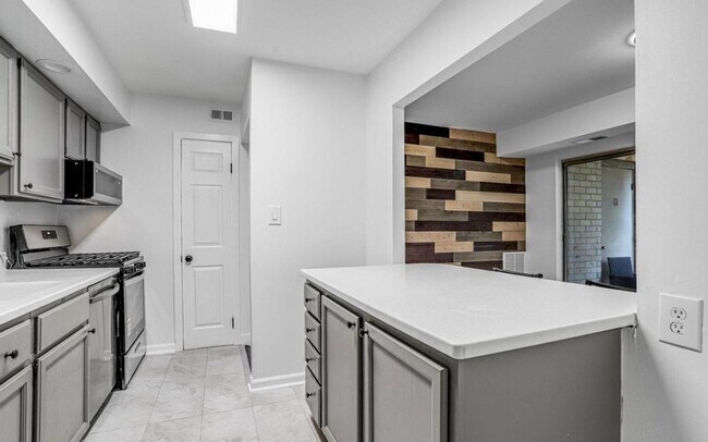 Foto del edificio - 12311 Braxfield Ct