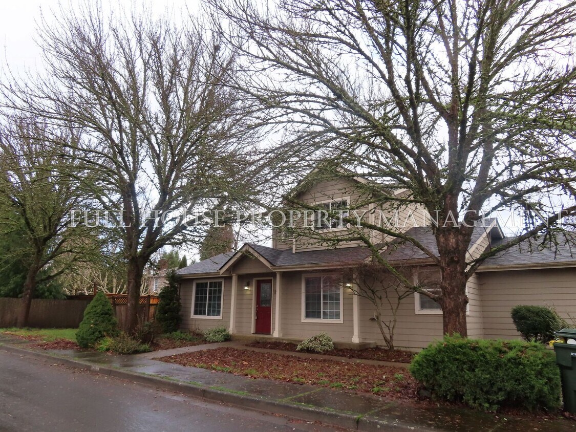 Nice Two Story Home with 3 Bed/ 2 Baths! I... House Rental in Eugene