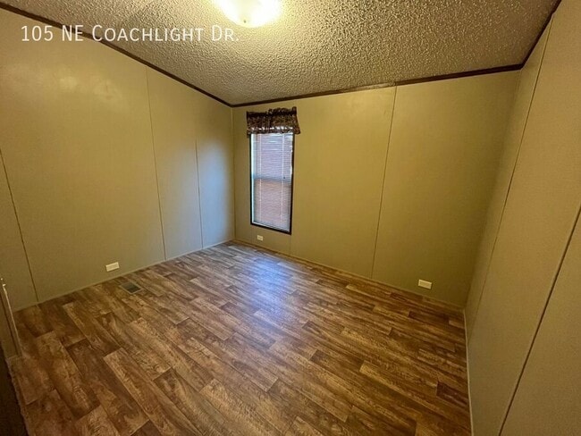 Foto del edificio - 105 Coachlight Dr