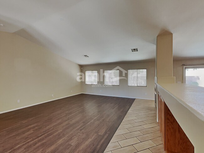 Building Photo - 2716 Peekskill Avenue