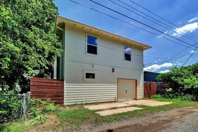 Foto del edificio - 4718 Depew Ave